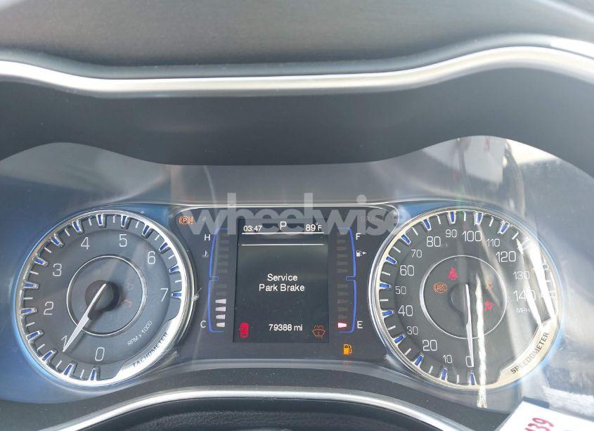 Photo 7 of 2015 Chrysler 200 LIMITED (VIN 1C3CCCAB6FN742862)