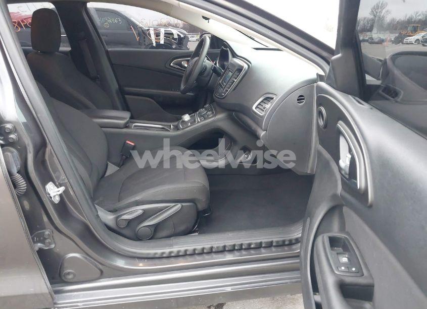 Photo 5 of 2015 Chrysler 200 LIMITED (VIN 1C3CCCAB6FN752601)