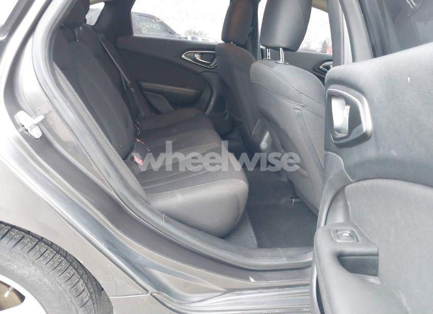 Photo 8 of 2015 Chrysler 200 LIMITED (VIN 1C3CCCAB6FN752601)