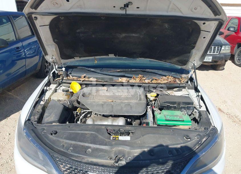 Photo 10 of 2016 Chrysler 200 LIMITED (VIN 1C3CCCAB6GN103687)