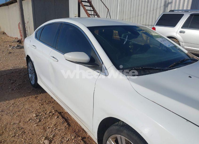 Photo 6 of 2016 Chrysler 200 LIMITED (VIN 1C3CCCAB6GN103687)