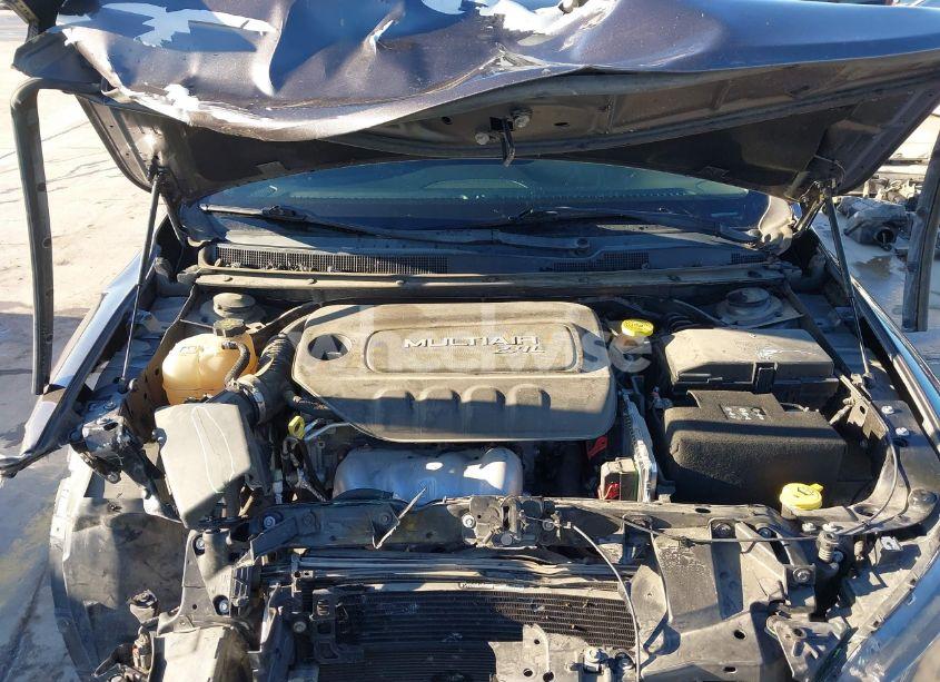 Photo 10 of 2016 Chrysler 200 LIMITED (VIN 1C3CCCAB6GN104872)