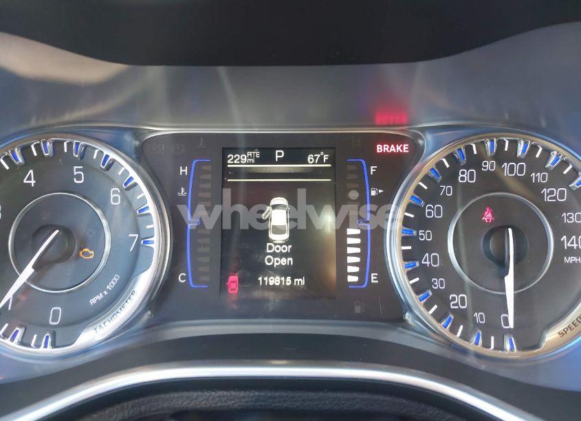 Photo 7 of 2016 Chrysler 200 LIMITED (VIN 1C3CCCAB6GN104872)