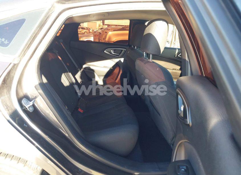 Photo 8 of 2016 Chrysler 200 LIMITED (VIN 1C3CCCAB6GN104872)