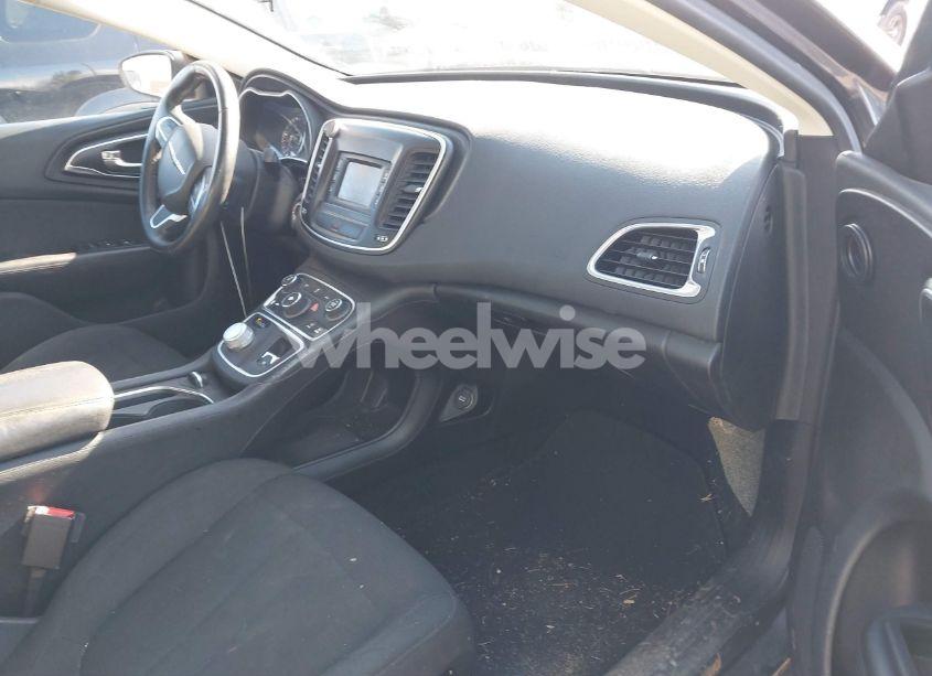 Photo 5 of 2016 Chrysler 200 LIMITED (VIN 1C3CCCAB6GN110803)