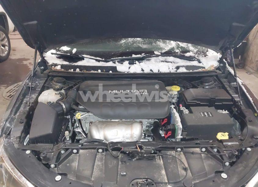 Photo 10 of 2016 Chrysler 200 LIMITED (VIN 1C3CCCAB6GN113877)