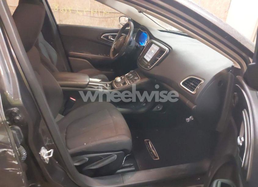 Photo 5 of 2016 Chrysler 200 LIMITED (VIN 1C3CCCAB6GN113877)