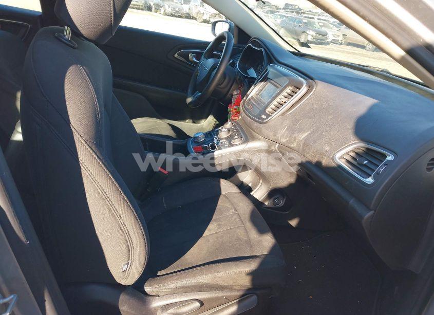 Photo 5 of 2016 Chrysler 200 LIMITED (VIN 1C3CCCAB6GN124958)