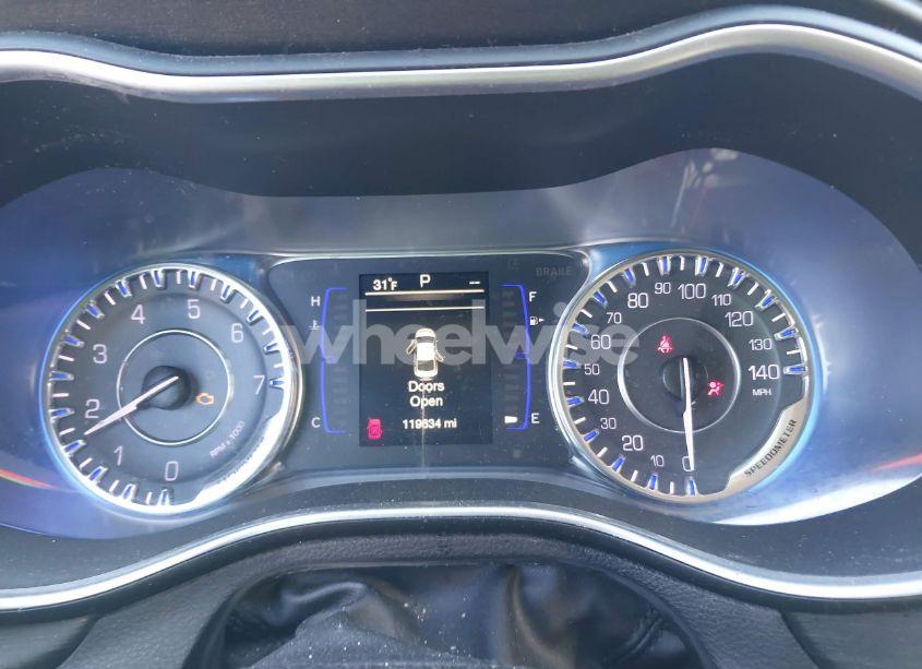 Photo 7 of 2016 Chrysler 200 LIMITED (VIN 1C3CCCAB6GN124958)