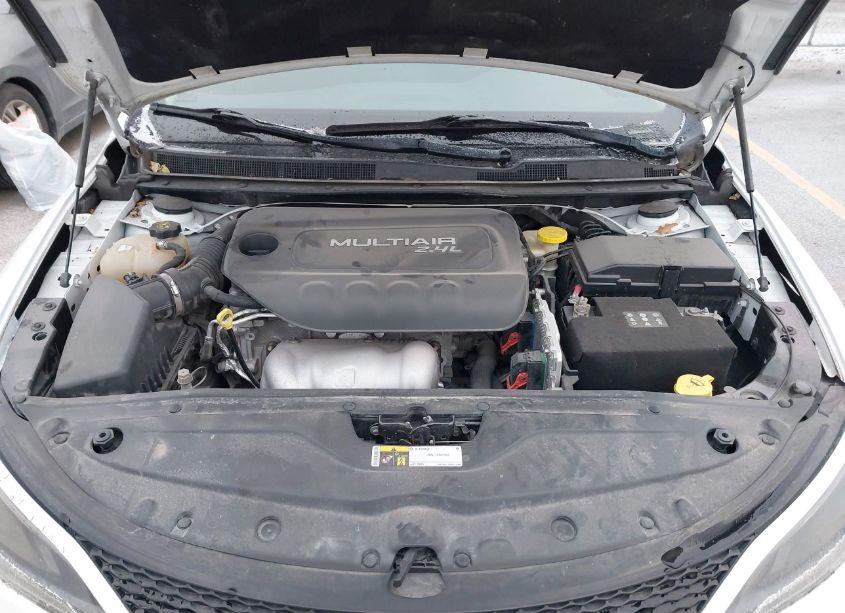 Photo 10 of 2016 Chrysler 200 LIMITED (VIN 1C3CCCAB6GN131537)