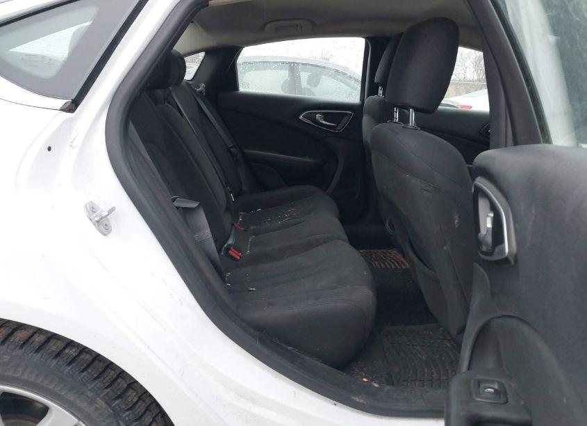 Photo 8 of 2016 Chrysler 200 LIMITED (VIN 1C3CCCAB6GN131537)