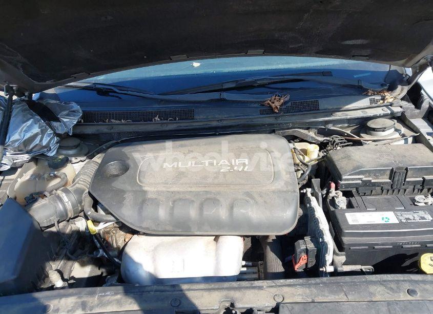 Photo 10 of 2016 Chrysler 200 LIMITED (VIN 1C3CCCAB6GN136446)