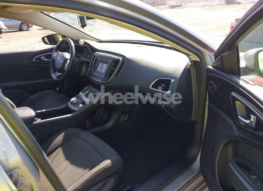 Photo 5 of 2016 Chrysler 200 LIMITED (VIN 1C3CCCAB6GN136446)