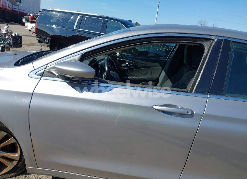 Photo 6 of 2016 Chrysler 200 LIMITED (VIN 1C3CCCAB6GN136446)