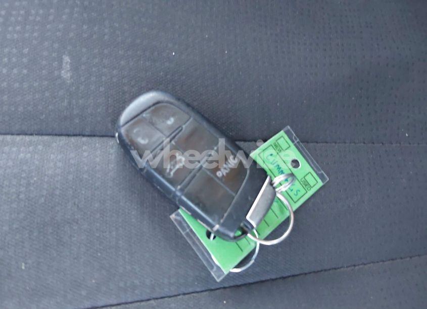 Photo 11 of 2016 Chrysler 200 LIMITED (VIN 1C3CCCAB6GN143378)