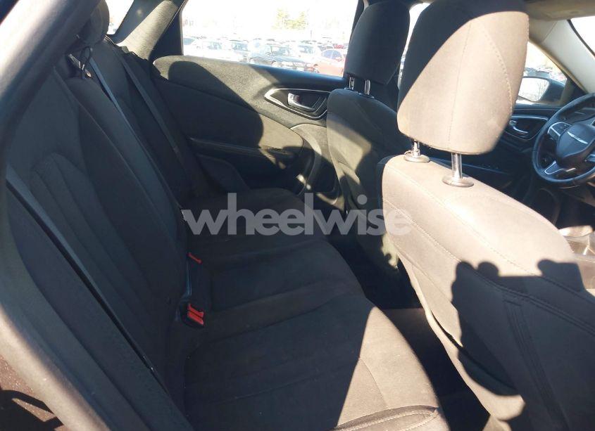 Photo 8 of 2016 Chrysler 200 LIMITED (VIN 1C3CCCAB6GN143378)