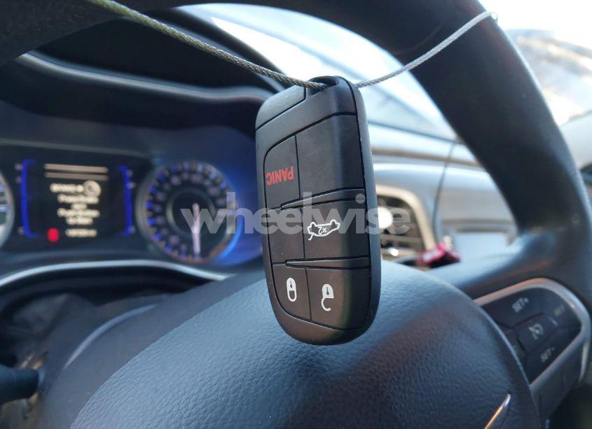 Photo 11 of 2015 Chrysler 200 LIMITED (VIN 1C3CCCAB7FN507645)