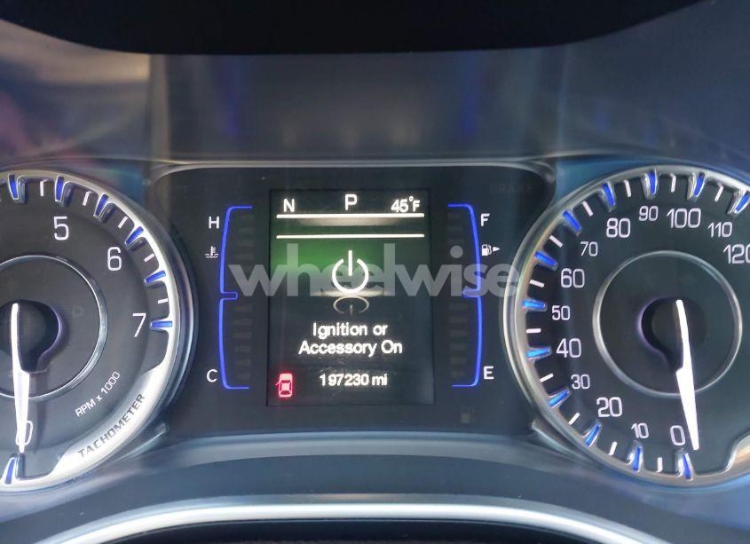 Photo 7 of 2015 Chrysler 200 LIMITED (VIN 1C3CCCAB7FN507645)