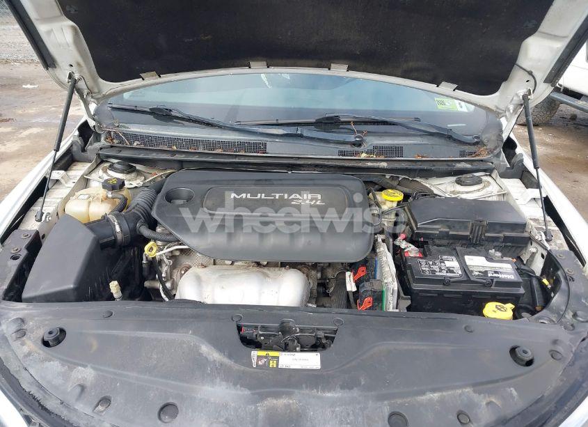 Photo 10 of 2015 Chrysler 200 LIMITED (VIN 1C3CCCAB7FN555436)