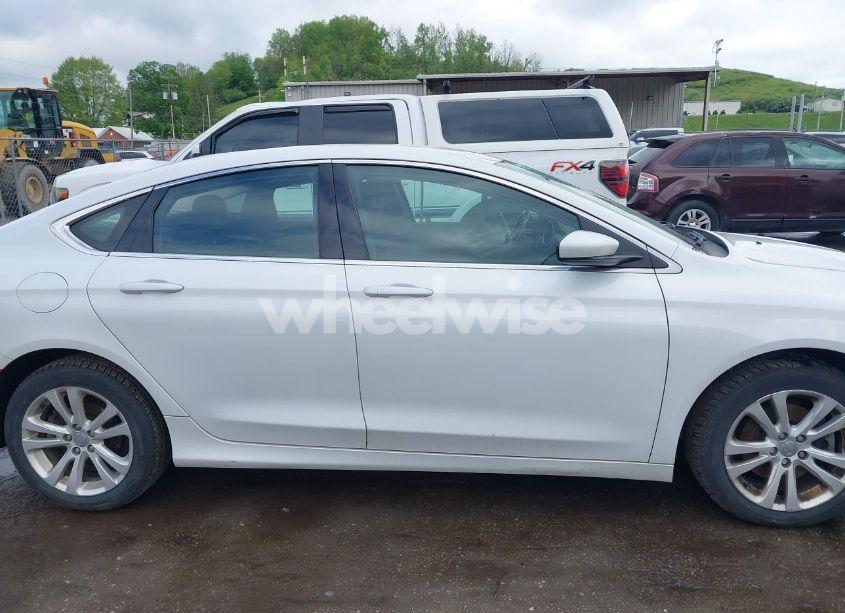 Photo 13 of 2015 Chrysler 200 LIMITED (VIN 1C3CCCAB7FN555436)