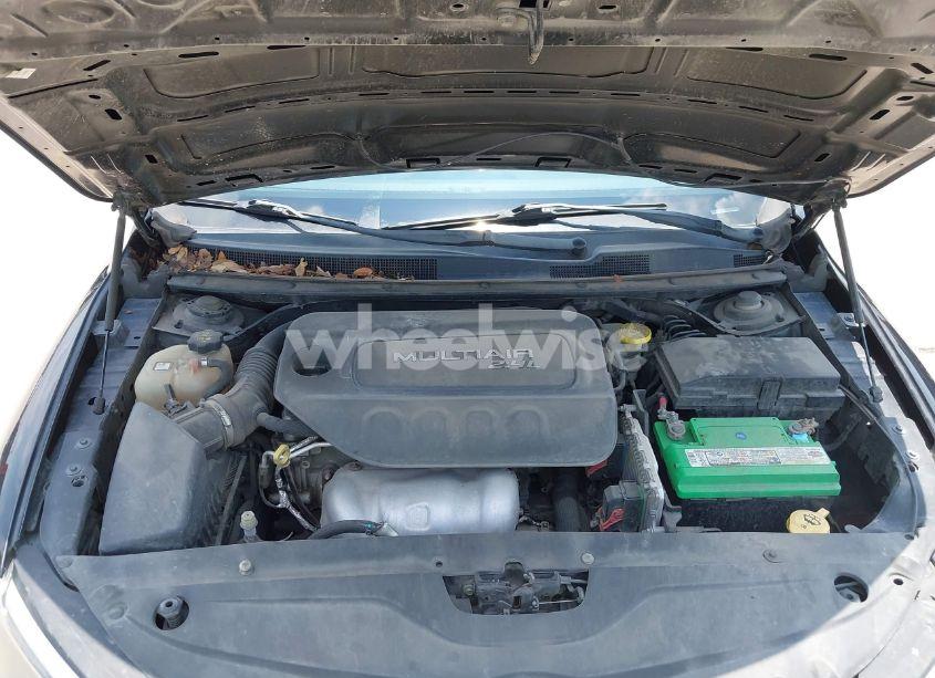 Photo 10 of 2015 Chrysler 200 LIMITED (VIN 1C3CCCAB7FN556201)