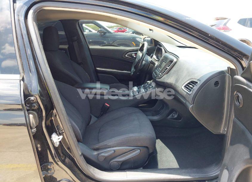 Photo 5 of 2015 Chrysler 200 LIMITED (VIN 1C3CCCAB7FN556201)