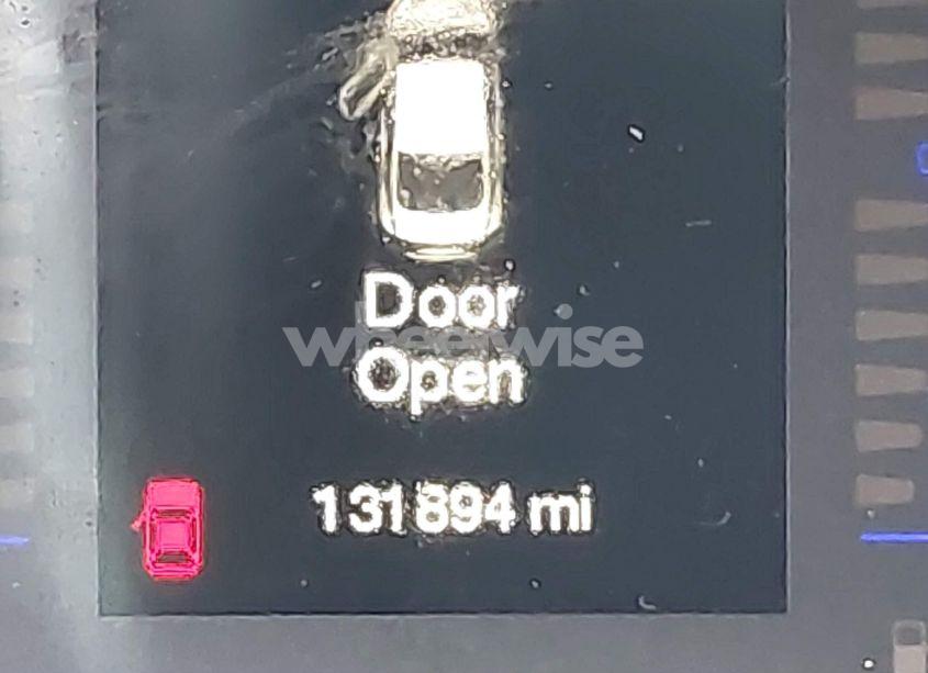 Photo 16 of 2015 Chrysler 200 LIMITED (VIN 1C3CCCAB7FN562550)