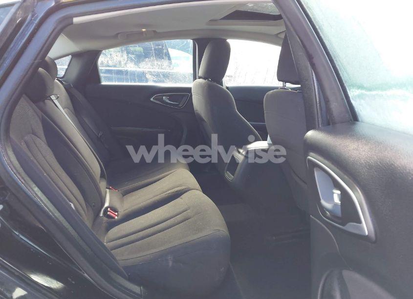 Photo 8 of 2015 Chrysler 200 LIMITED (VIN 1C3CCCAB7FN562550)