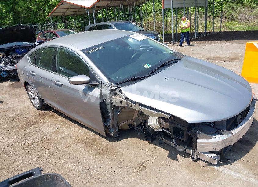 2015 Chrysler 200 LIMITED (VIN 1C3CCCAB7FN577548) main photo