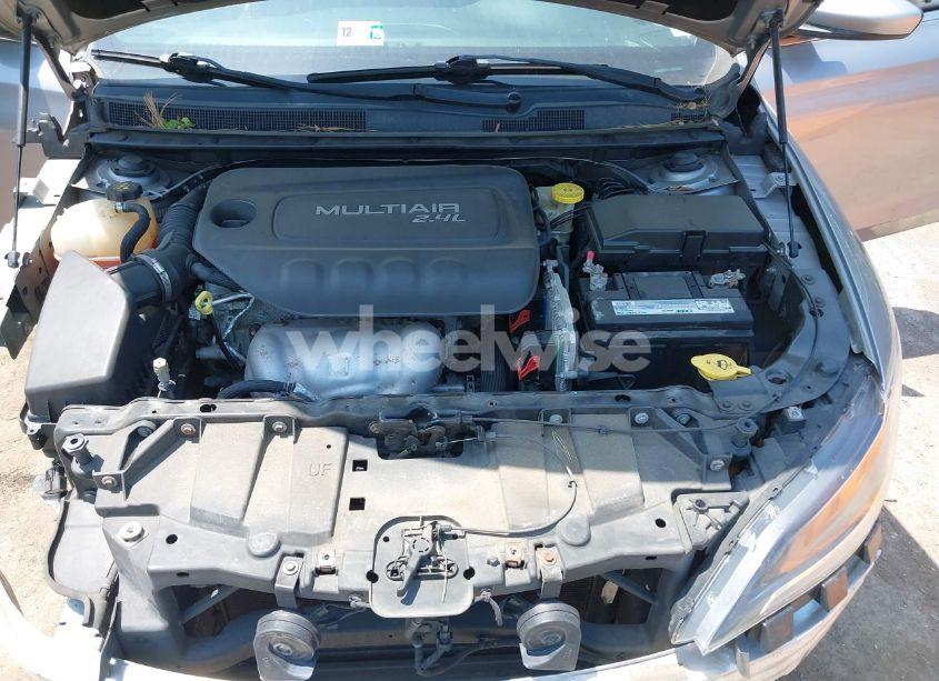 Photo 10 of 2015 Chrysler 200 LIMITED (VIN 1C3CCCAB7FN577548)