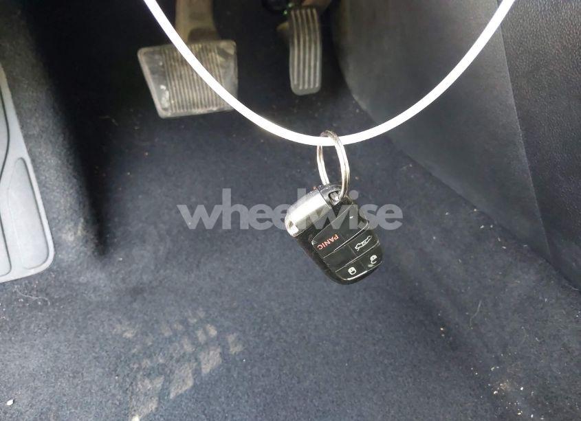 Photo 11 of 2015 Chrysler 200 LIMITED (VIN 1C3CCCAB7FN577548)