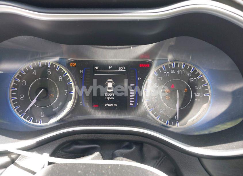 Photo 7 of 2015 Chrysler 200 LIMITED (VIN 1C3CCCAB7FN577548)