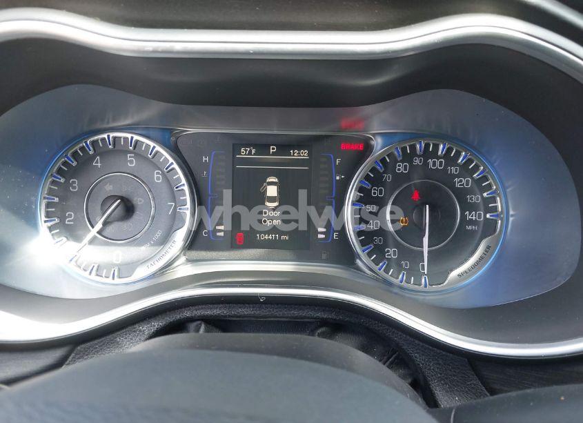 Photo 7 of 2015 Chrysler 200 LIMITED (VIN 1C3CCCAB7FN580188)