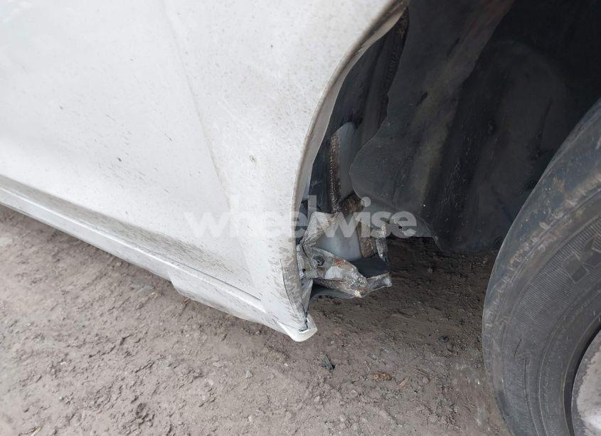 Photo 6 of 2015 Chrysler 200 LIMITED (VIN 1C3CCCAB7FN582927)