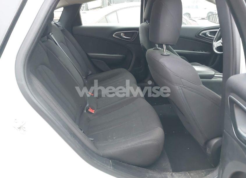 Photo 8 of 2015 Chrysler 200 LIMITED (VIN 1C3CCCAB7FN582927)