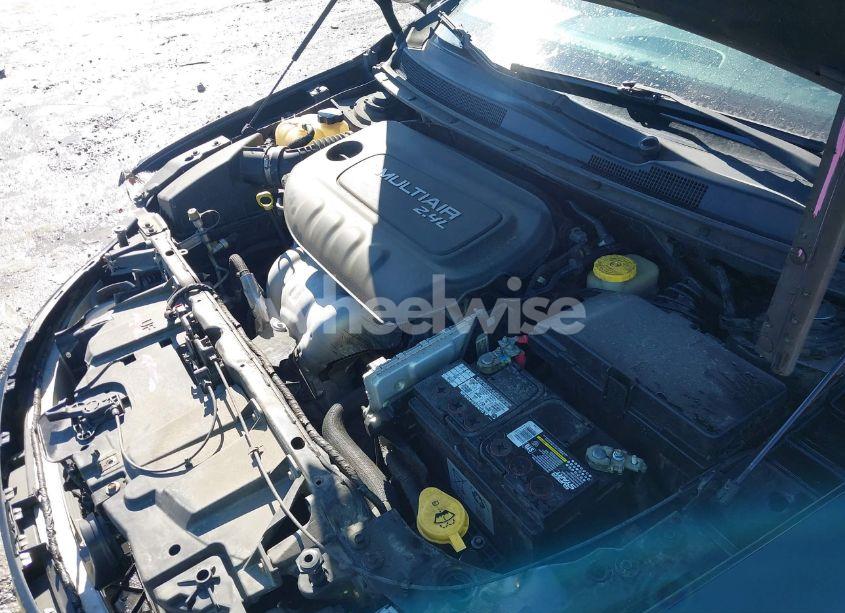 Photo 10 of 2015 Chrysler 200 LIMITED (VIN 1C3CCCAB7FN582961)