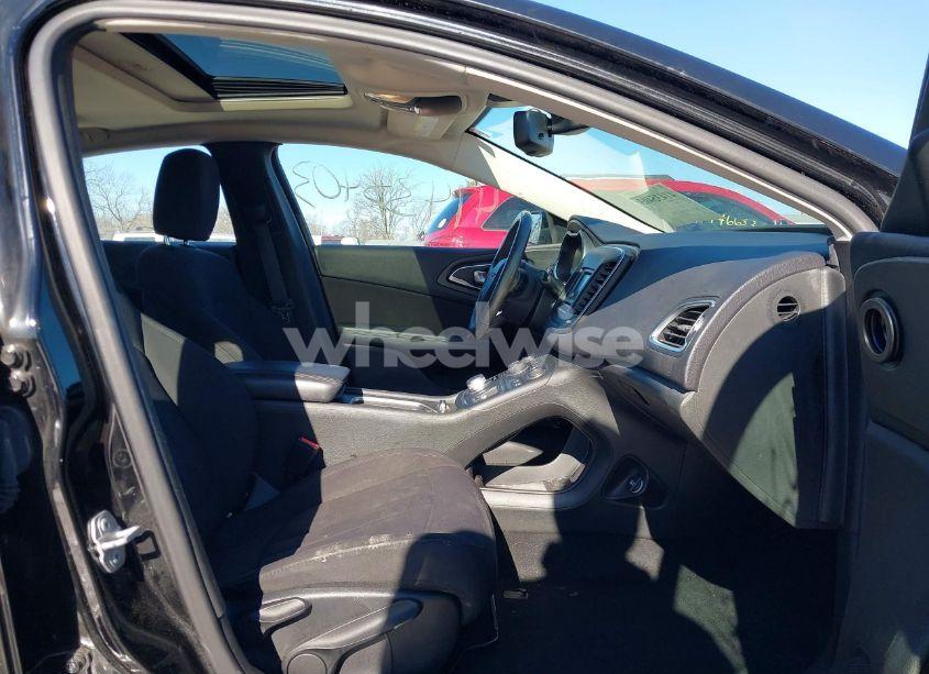 Photo 5 of 2015 Chrysler 200 LIMITED (VIN 1C3CCCAB7FN582961)