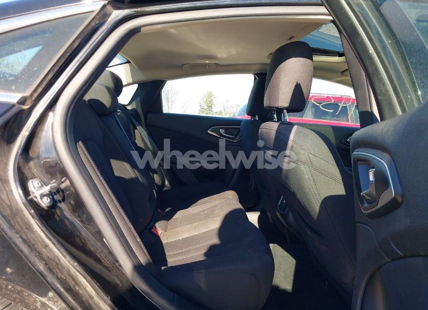 Photo 8 of 2015 Chrysler 200 LIMITED (VIN 1C3CCCAB7FN582961)