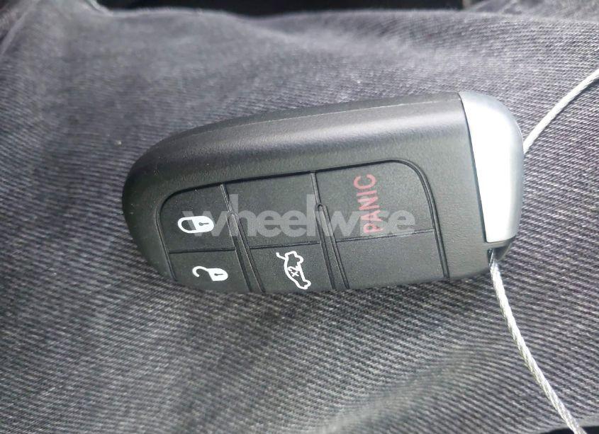 Photo 11 of 2015 Chrysler 200 LIMITED (VIN 1C3CCCAB7FN589862)