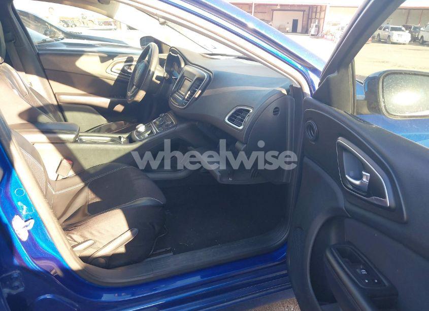 Photo 5 of 2015 Chrysler 200 LIMITED (VIN 1C3CCCAB7FN589862)