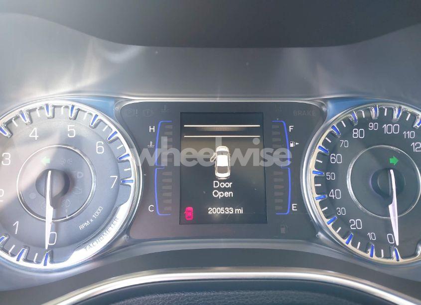 Photo 7 of 2015 Chrysler 200 LIMITED (VIN 1C3CCCAB7FN591692)