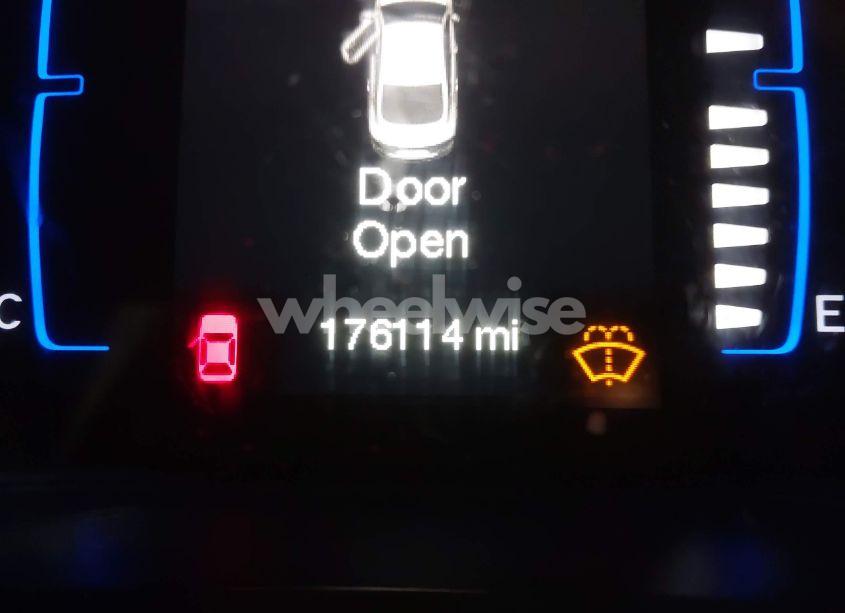 Photo 15 of 2015 Chrysler 200 LIMITED (VIN 1C3CCCAB7FN593507)