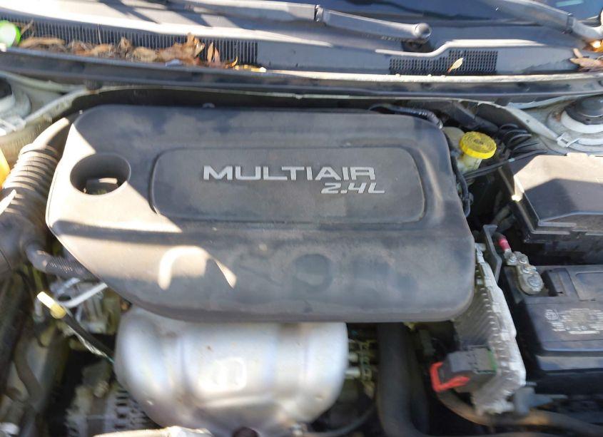 Photo 10 of 2015 Chrysler 200 LIMITED (VIN 1C3CCCAB7FN597704)