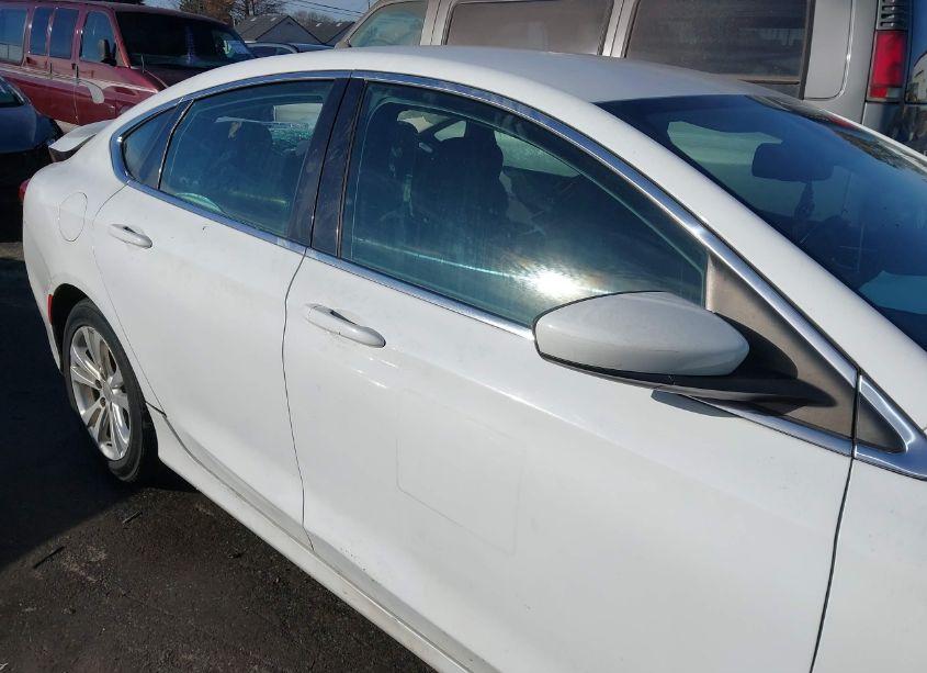 Photo 13 of 2015 Chrysler 200 LIMITED (VIN 1C3CCCAB7FN597704)