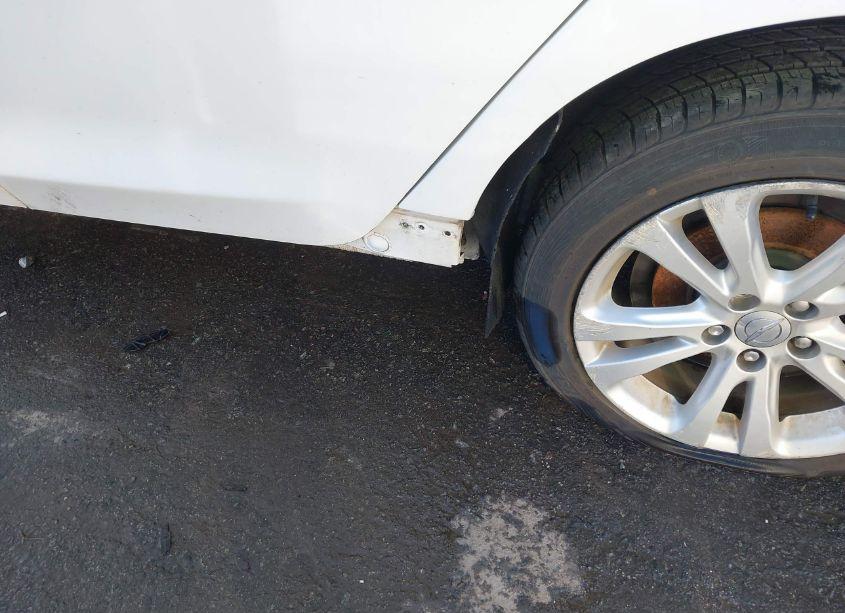 Photo 18 of 2015 Chrysler 200 LIMITED (VIN 1C3CCCAB7FN597704)