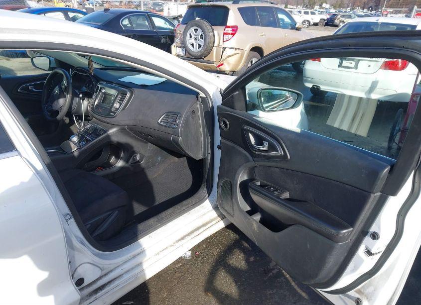 Photo 5 of 2015 Chrysler 200 LIMITED (VIN 1C3CCCAB7FN597704)