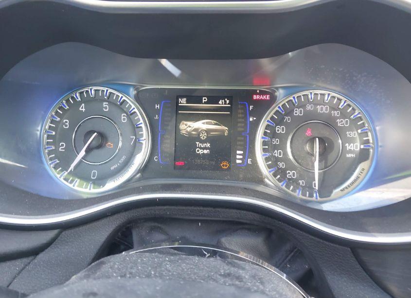 Photo 7 of 2015 Chrysler 200 LIMITED (VIN 1C3CCCAB7FN597704)