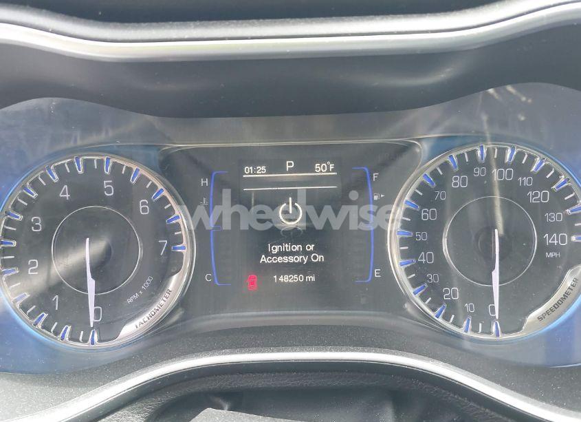Photo 7 of 2015 Chrysler 200 LIMITED (VIN 1C3CCCAB7FN605171)