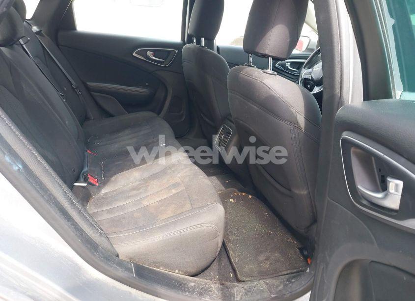 Photo 8 of 2015 Chrysler 200 LIMITED (VIN 1C3CCCAB7FN605171)