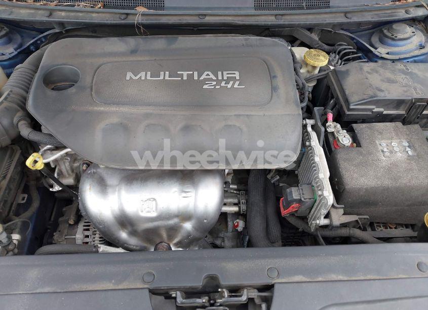 Photo 10 of 2015 Chrysler 200 LIMITED (VIN 1C3CCCAB7FN608409)